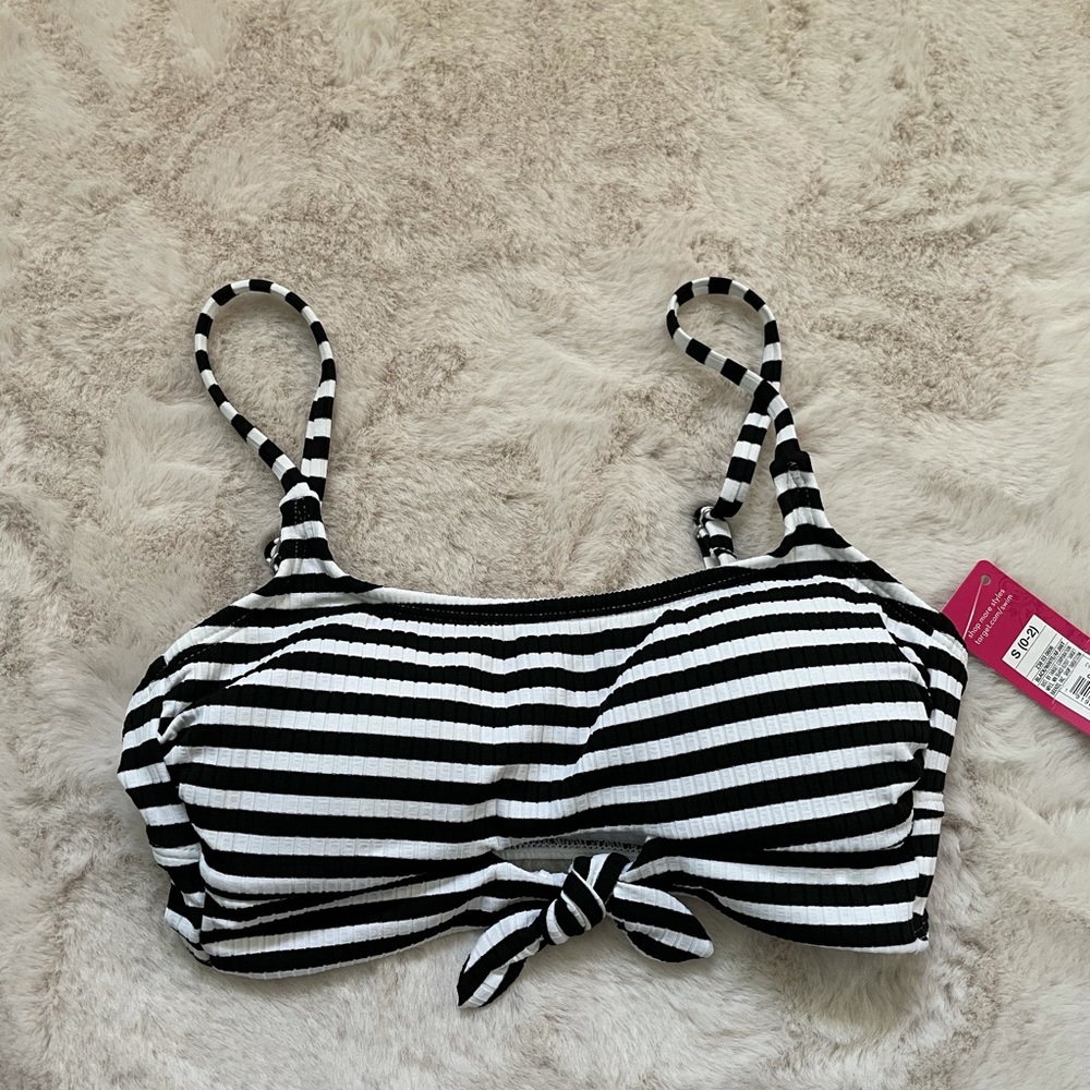 Junior bathing suit top size small